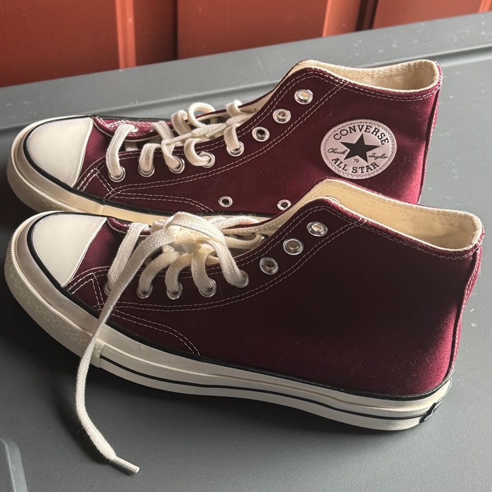 Converse maroon & cream gum High-Tops M 7 W 9 thicker gum
